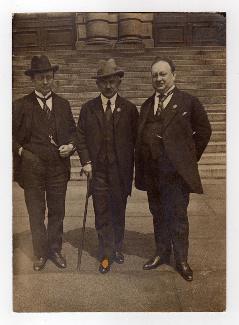 Бранислав Нушић, Јован Цвијић и Геца Кон у Прагу, 1924, фотографија,